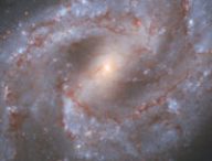La supernova SN 2018gv. // Source : NASA, ESA, and A. Riess (STScI/JHU) and the SH0ES team; acknowledgment: M. Zamani (ESA/Hubble), annotation Numerama