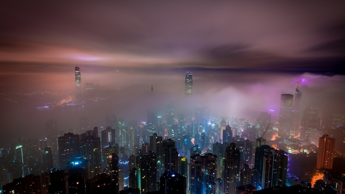 Une ville de nuit. // Source : Pixabay Une ville de nuit. // Source : Pixabay