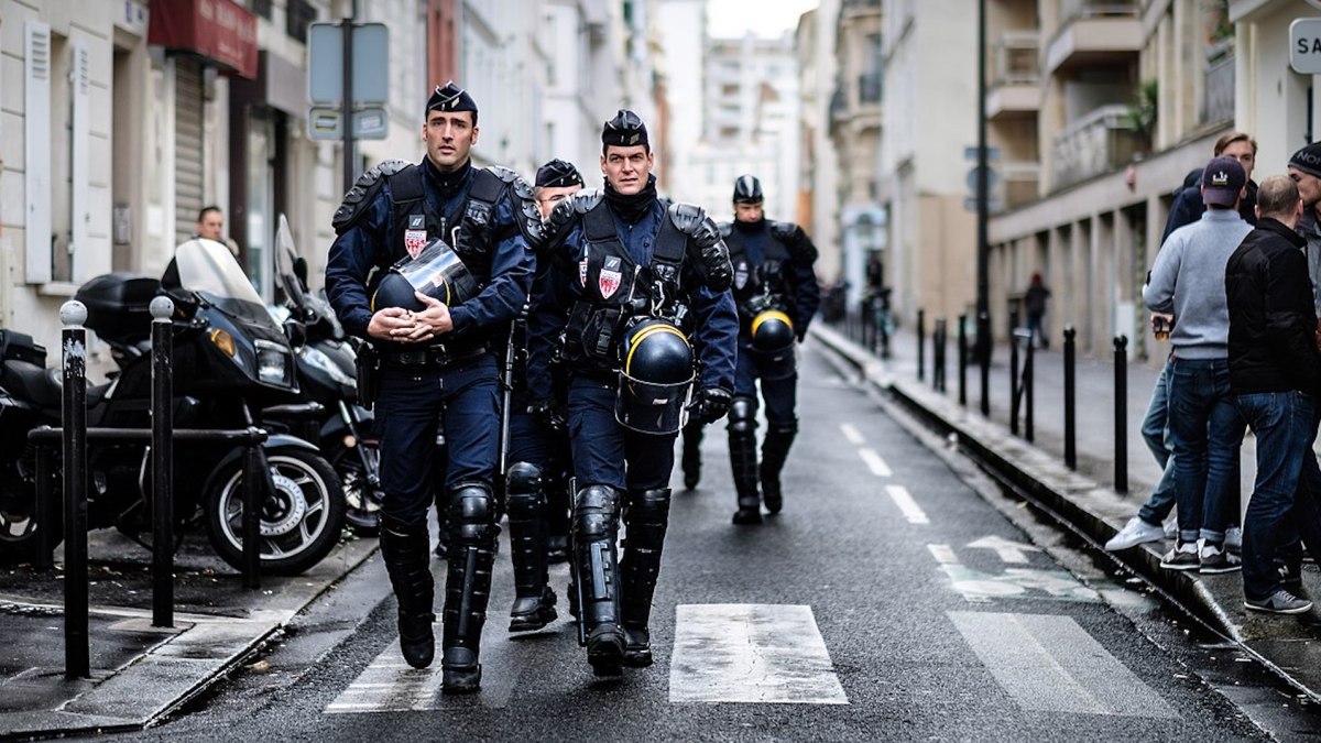 Des CRS à Paris en 2017 // Source : Wikimedia/Kristoffer Trolle Des CRS à Paris en 2017 // Source : Wikimedia/Kristoffer Trolle