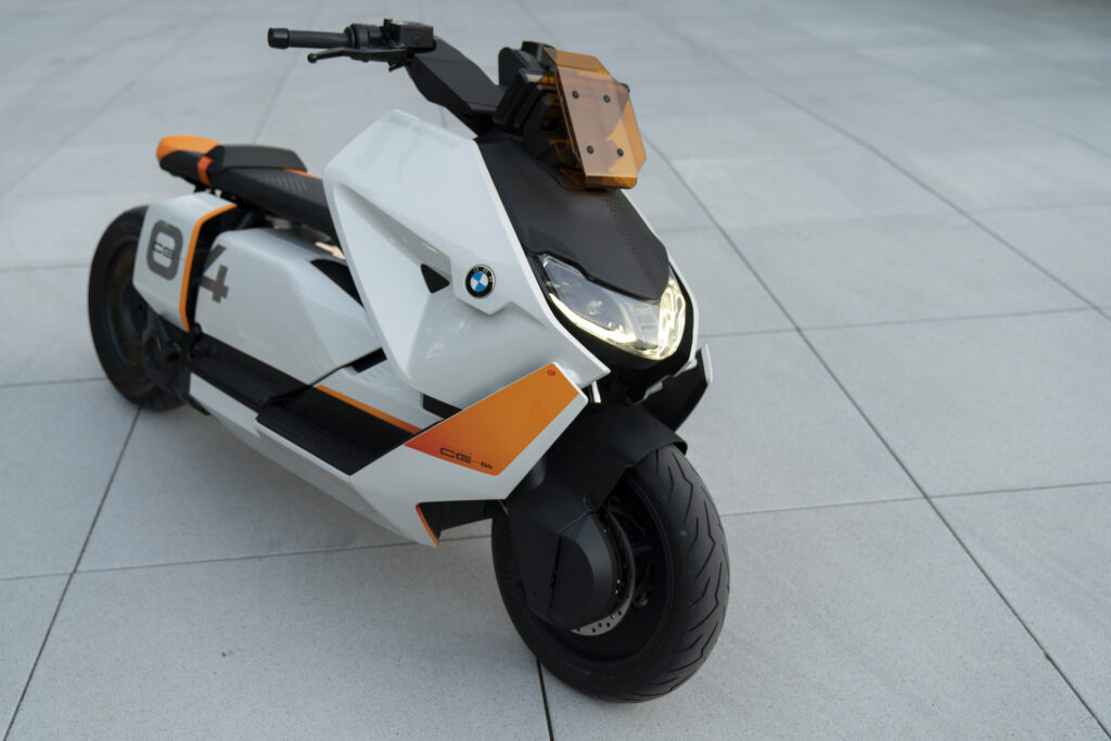 Le scooter BMW Motorrad Definition CE 04 // Source : BMW Le scooter BMW Motorrad Definition CE 04 // Source : BMW