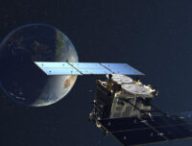 Hayabusa 2 et la Terre. // Source : Wikimedia/CC/DLR German Aerospace Center