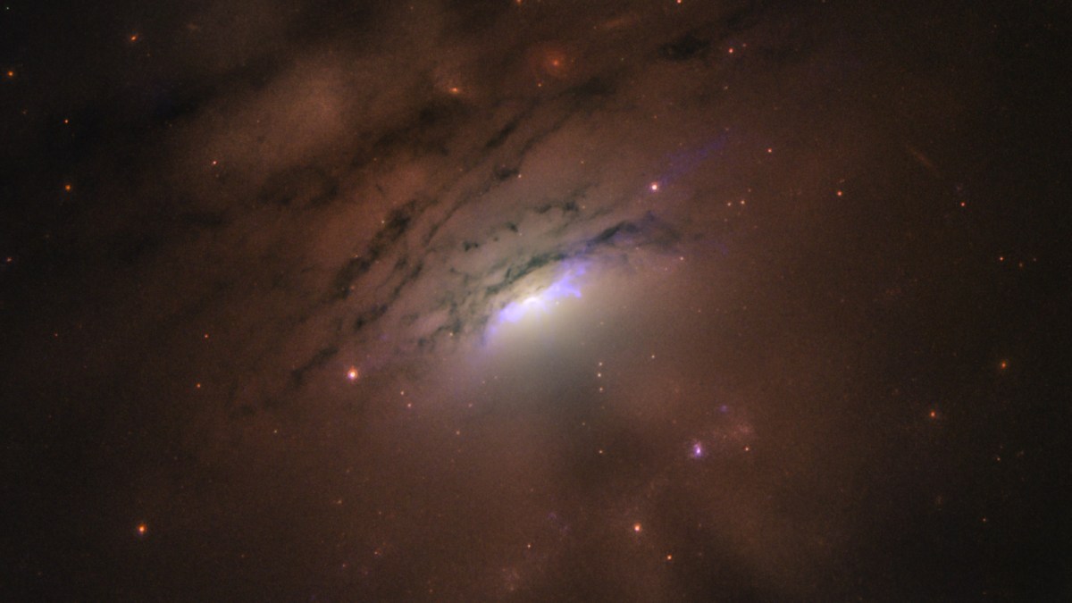 IC 5063 observée par Hubble. // Source : NASA, ESA, STScI and W.P. Maksym (CfA) (image recadrée) IC 5063 observée par Hubble. // Source : NASA, ESA, STScI and W.P. Maksym (CfA) (image recadrée)
