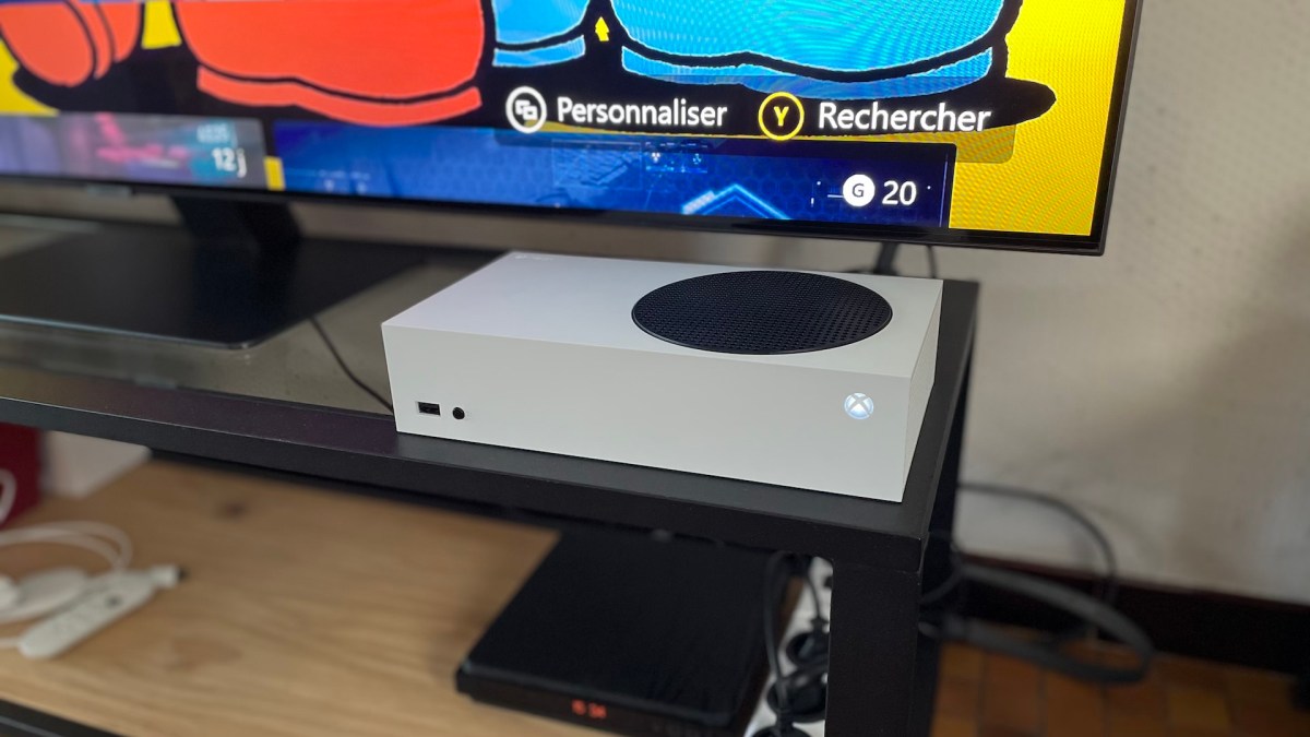 La Xbox Series S en fonctionnement // Source : Maxime Claudel pour Numerama La Xbox Series S en fonctionnement // Source : Maxime Claudel pour Numerama