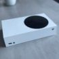 La Xbox Series X quand elle est couchée // Source : Maxime Claudel pour Numerama La Xbox Series X quand elle est couchée // Source : Maxime Claudel pour Numerama