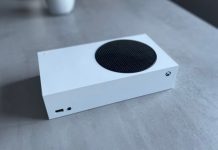 La Xbox Series X quand elle est couchée // Source : Maxime Claudel pour Numerama La Xbox Series X quand elle est couchée // Source : Maxime Claudel pour Numerama