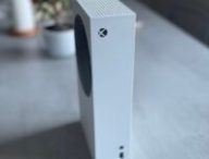 La Xbox Series S quand elle est debout // Source : Maxime Claudel pour Numerama