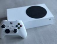 La Xbox Series X et sa manette // Source : Maxime Claudel pour Numerama