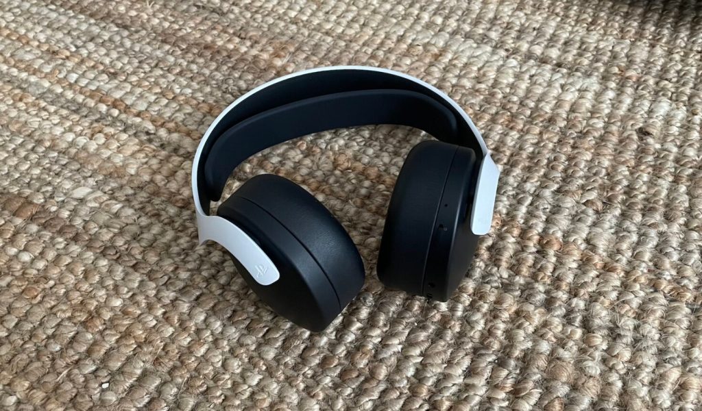 Le casque Sony 3D Pulse (avant) // Source : Maxime Claudel pour Numerama Le casque Sony 3D Pulse (avant) // Source : Maxime Claudel pour Numerama