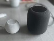 HomePod mini versus HomePod // Source : Maxime Claudel pour Numerama HomePod mini versus HomePod // Source : Maxime Claudel pour Numerama
