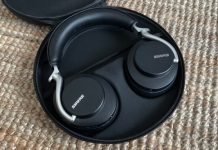 Le casque Shure Aonic 50 dans sa (grosse) coque de transport // Source : Maxime Claudel pour Numerama Le casque Shure Aonic 50 dans sa (grosse) coque de transport // Source : Maxime Claudel pour Numerama