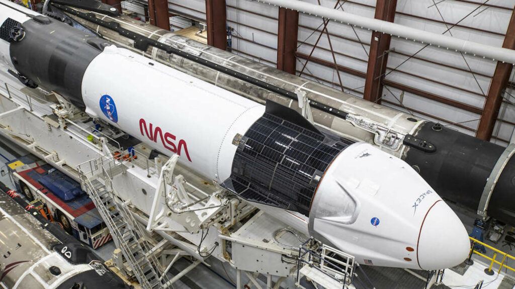 Falcon 9 et Crew Dragon // Source : Nasa Falcon 9 et Crew Dragon // Source : Nasa