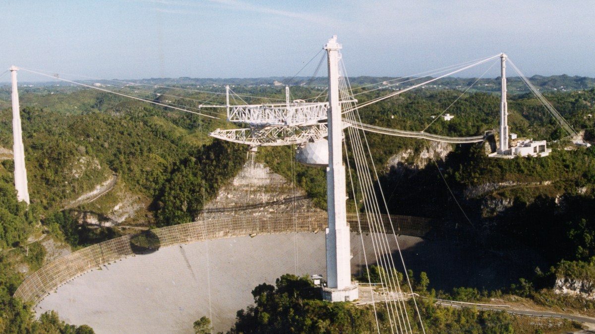 Observatoire d'Arecibo. // Source : NAIC Observatoire d'Arecibo. // Source : NAIC