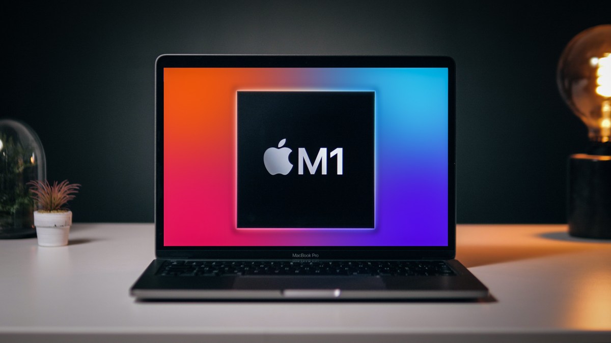 Le MacBook Pro M1 // Source : Louise Audry pour Numerama Le MacBook Pro M1 // Source : Louise Audry pour Numerama