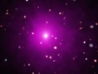 L'amas Abell 2261. // Source : X-ray: NASA/CXC/Univ of Michigan/K. Gültekin; Optical: NASA/STScI and NAOJ/Subaru; Infrared: NSF/NOAO/KPNO