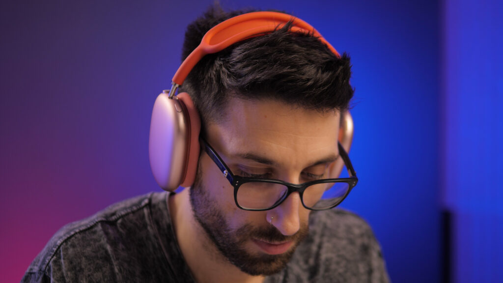 Le casque AirPods Max. // Source : Louise Audry pour Numerama Le casque AirPods Max. // Source : Louise Audry pour Numerama