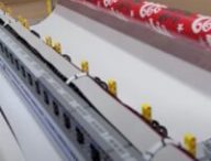Machine Lego qui découpe les emballages pour les cadeaux // Source : Capture d'écran YouTube The Brick Wall