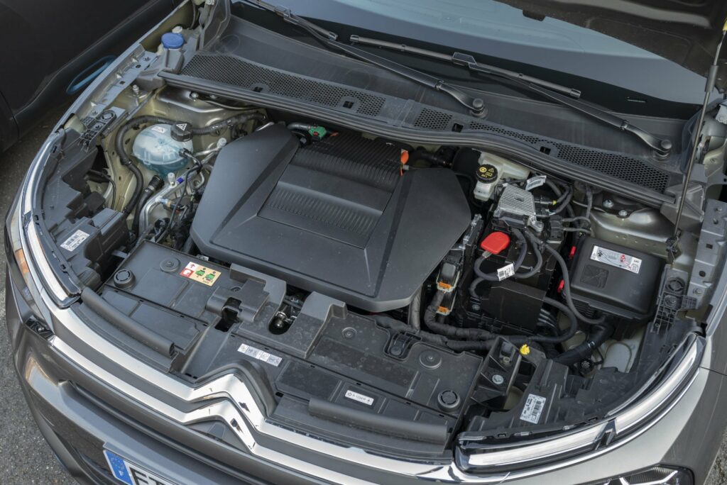 Le bloc moteur de la Citroën ë-C4. Le bloc moteur de la Citroën ë-C4.