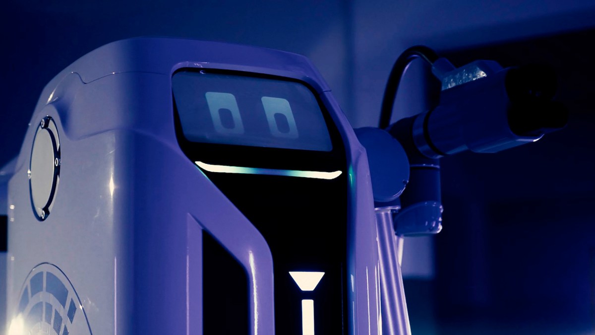 Robot de recharge par Volkswagen // Source : Volkswagen Robot de recharge par Volkswagen // Source : Volkswagen