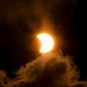 L'éclipse vue depuis Itapevi au Brésil. // Source : Flickr/CC/Prefeitura de Itapevi/Felipe Barros | ExLibris | PMI (photo recadrée) L'éclipse vue depuis Itapevi au Brésil. // Source : Flickr/CC/Prefeitura de Itapevi/Felipe Barros | ExLibris | PMI (photo recadrée)