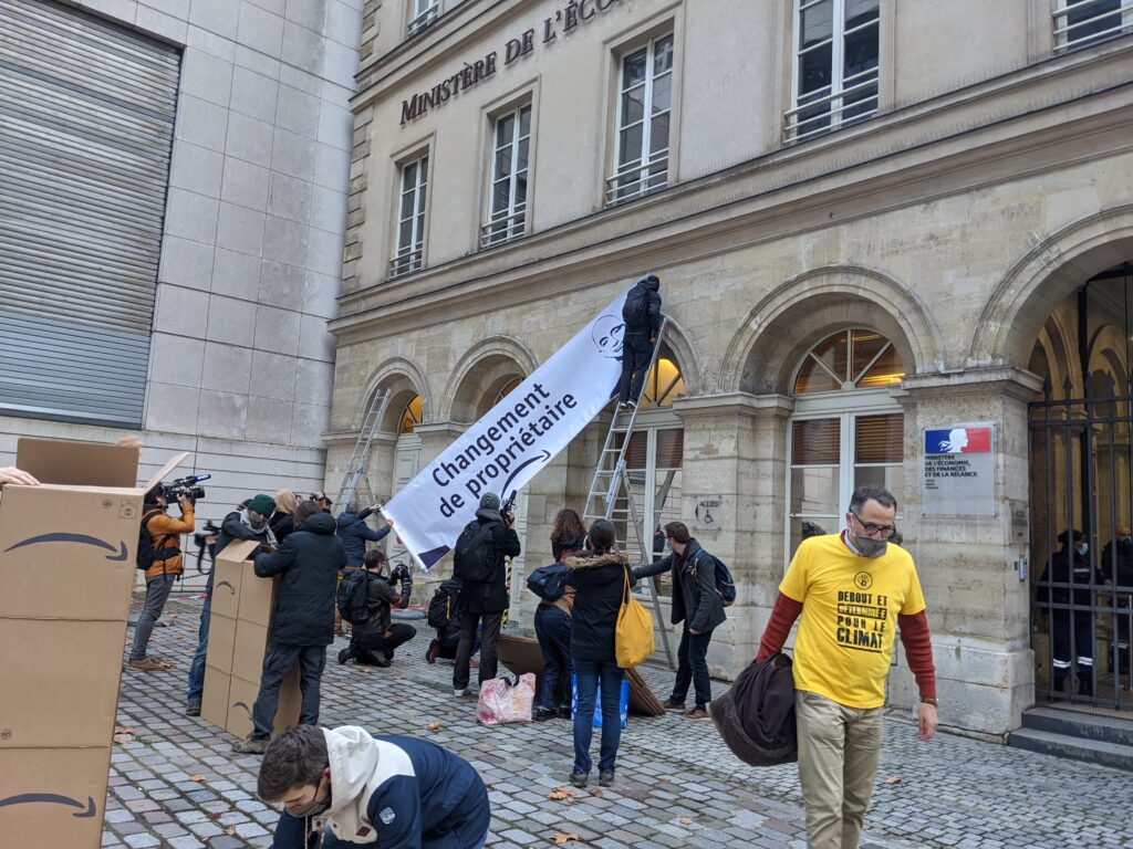 Action anti-Amazon le 04/12/20 à Paris // Source : Aurore Gayte pour Numerama Action anti-Amazon le 04/12/20 à Paris // Source : Aurore Gayte pour Numerama