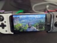 Google Pixel 3a XL avec manette Razer Kishi Xbox // Source : Maxime Claudel pour Numerama
