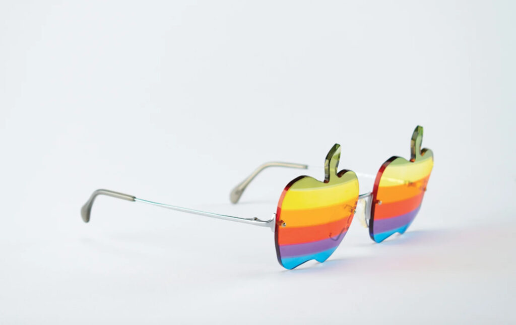Des lunettes Apple // Source : RR Auction Des lunettes Apple // Source : RR Auction