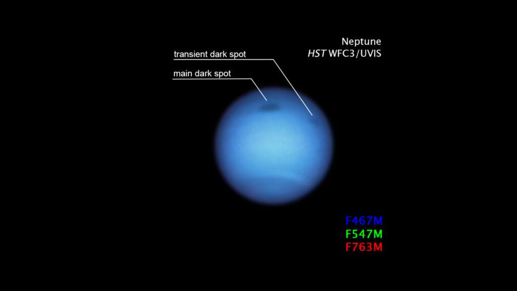 La plus petite tache a dû appartenir à la plus grosse tempête. // Source : NASA, ESA, STScI, M.H. Wong (University of California, Berkeley), and L.A. Sromovsky and P.M. Fry (University of Wisconsin-Madison) La plus petite tache a dû appartenir à la plus grosse tempête. // Source : NASA, ESA, STScI, M.H. Wong (University of California, Berkeley), and L.A. Sromovsky and P.M. Fry (University of Wisconsin-Madison)