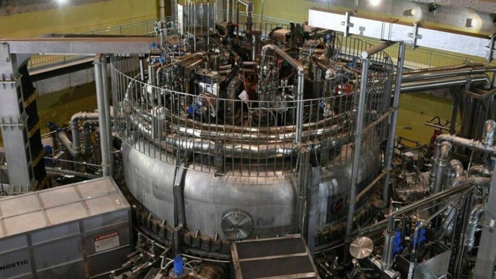 Le Tokamak HL-2M. // Source : Mlcumi Le Tokamak HL-2M. // Source : Mlcumi