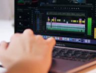 Les MacBook Pro M1 // Source : Louise Audry pour Numerama