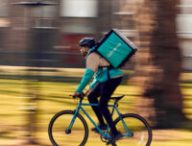 Un livreur Deliveroo // Source : Deliveroo / Flickr