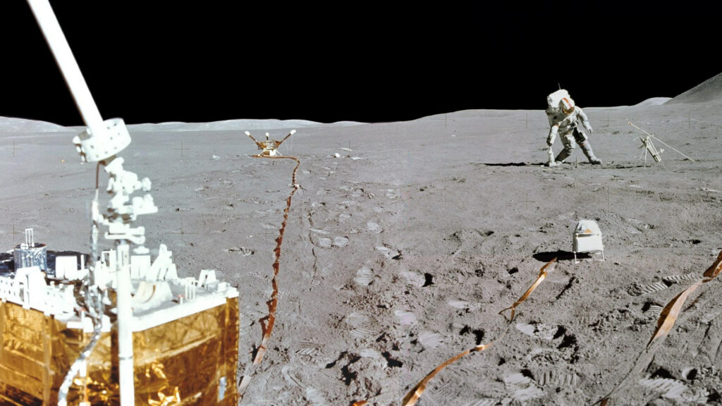 Panorama issu de la mission Apollo 15. // Source : Flickr/CC/NASA's Marshall Space Flight Center (image recadrée) Panorama issu de la mission Apollo 15. // Source : Flickr/CC/NASA's Marshall Space Flight Center (image recadrée)