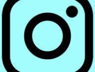 Le logo d'Instagram sur un fond vert d'eau