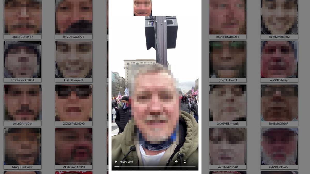 Un site inquiétant compile des visages à partir de vidéos extraites sur Parler. // Source : Faces of the Riot Un site inquiétant compile des visages à partir de vidéos extraites sur Parler. // Source : Faces of the Riot