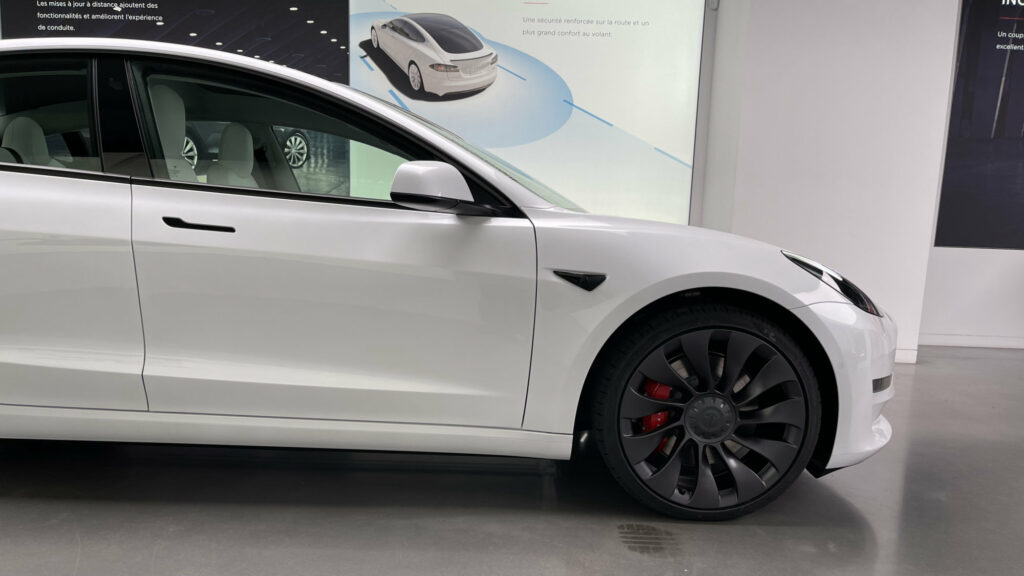 Les améliorations de la Tesla Model 3 fin 2020 // Source : Julien Cadot pour Numerama Les améliorations de la Tesla Model 3 fin 2020 // Source : Julien Cadot pour Numerama