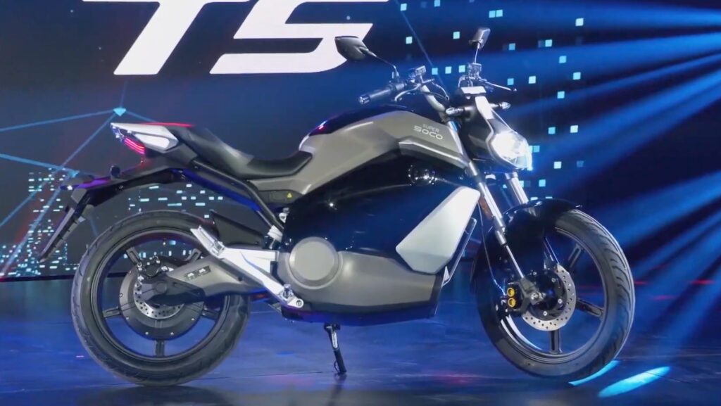 Moto Super Soco TS Street Hunter // Source : Capture d'écran YouTube Moto Super Soco TS Street Hunter // Source : Capture d'écran YouTube