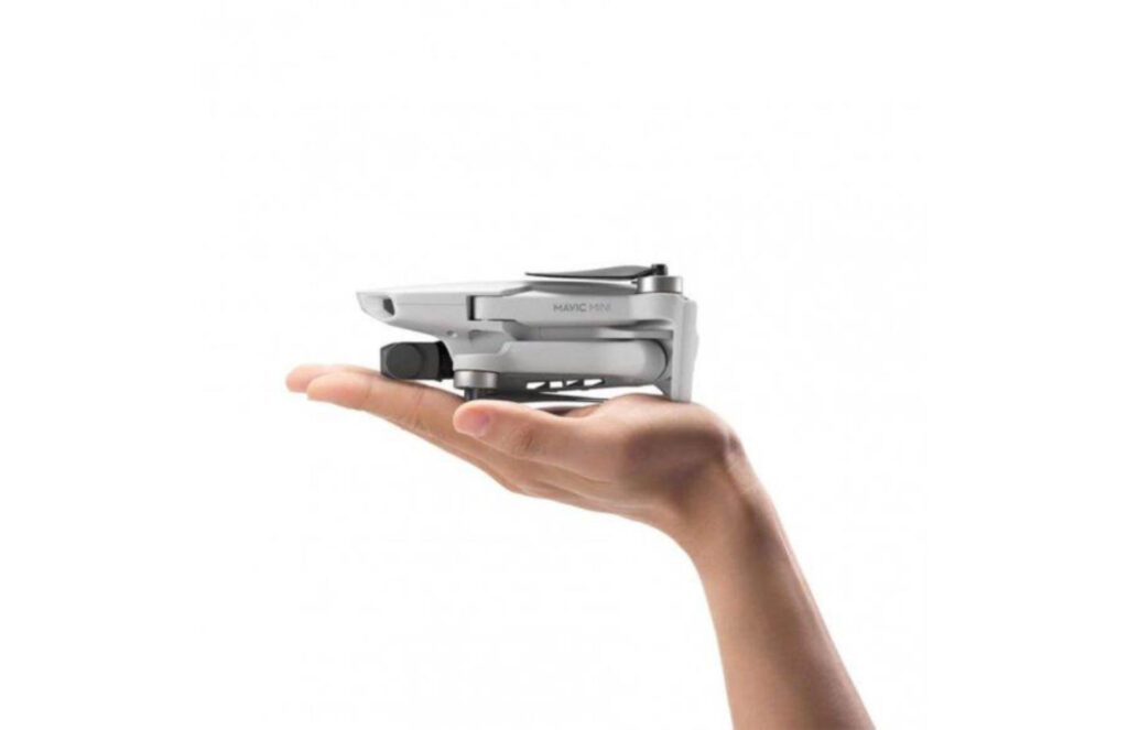 Avec ses 249 grammes, le DJI Mavic Mini est compact et léger // source : Amazon Avec ses 249 grammes, le DJI Mavic Mini est compact et léger // source : Amazon