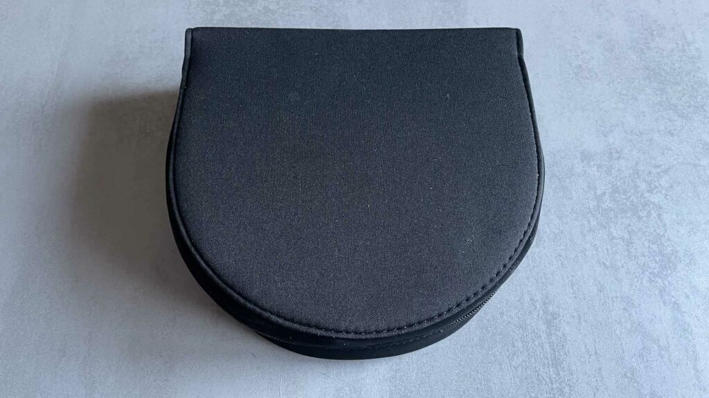 La pochette du casque EPOS Adapt 660 // Source : Maxime Claudel pour Numerama La pochette du casque EPOS Adapt 660 // Source : Maxime Claudel pour Numerama