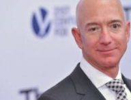 Jeff Bezos // Source : Flickr/CC/NASA Robotics Competition