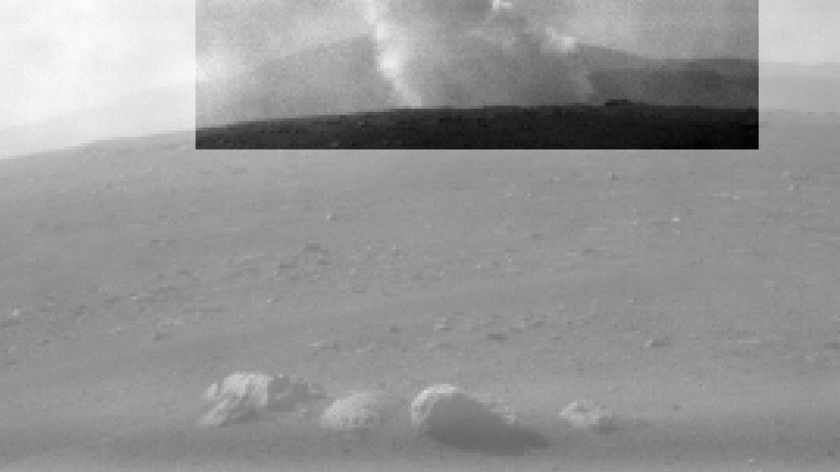 Ces panaches sont probablement liés au crash du Sky Crane. // Source : Via Twitter @NASAPersevere (photo recadrée) Ces panaches sont probablement liés au crash du Sky Crane. // Source : Via Twitter @NASAPersevere (photo recadrée)