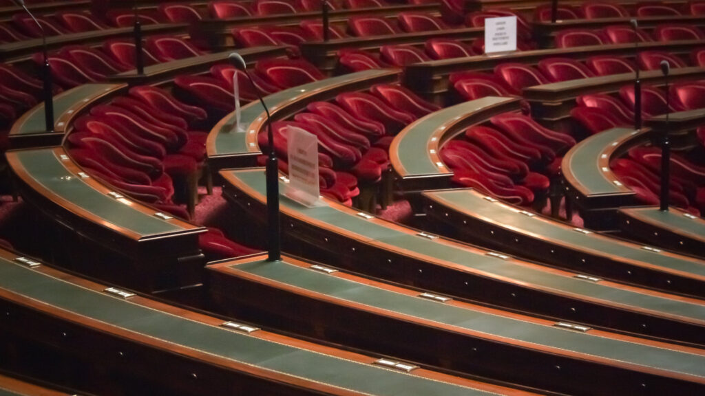 Le Sénat. // Source : Flickr/CC/Julien Chatelain (photo recadrée) Le Sénat. // Source : Flickr/CC/Julien Chatelain (photo recadrée)