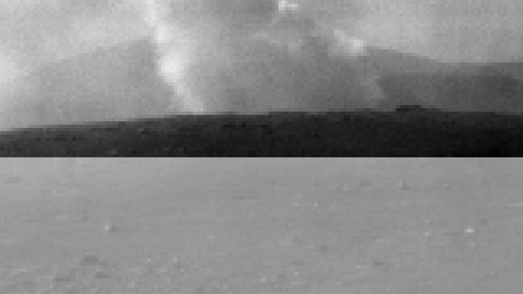 RIP Sky Crane. // Source : Via Twitter @NASAPersevere (photo recadrée) RIP Sky Crane. // Source : Via Twitter @NASAPersevere (photo recadrée)