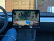 Cuphead dans une Tesla Model 3 // Source : Louise Aubry pour Numerama Cuphead dans une Tesla Model 3 // Source : Louise Aubry pour Numerama