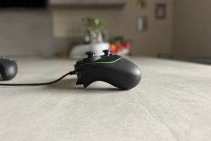 Le profil de la manette Razer Wolverine V2 pour Xbox // Source : Maxime Claudel pour Numerama Le profil de la manette Razer Wolverine V2 pour Xbox // Source : Maxime Claudel pour Numerama