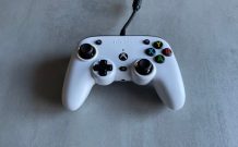 Manette Nacon Pro Compact // Source : Maxime Claudel pour Numerama Manette Nacon Pro Compact // Source : Maxime Claudel pour Numerama