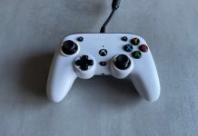 Manette Nacon Pro Compact // Source : Maxime Claudel pour Numerama Manette Nacon Pro Compact // Source : Maxime Claudel pour Numerama