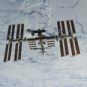 L'ISS au-dessus des nuages, en 2011. // Source : Flickr/CC/NASA's Marshall Space Flight Center (photo recadrée) L'ISS au-dessus des nuages, en 2011. // Source : Flickr/CC/NASA's Marshall Space Flight Center (photo recadrée)