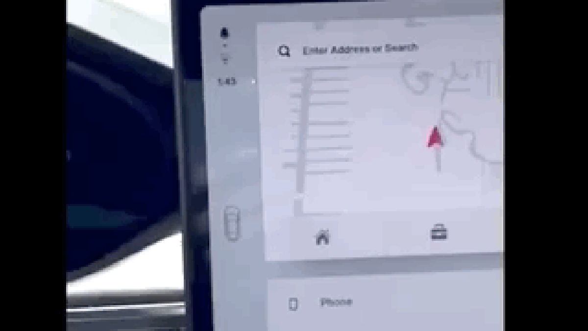 Gif Tesla Model S // Source : Twitter Gif Tesla Model S // Source : Twitter