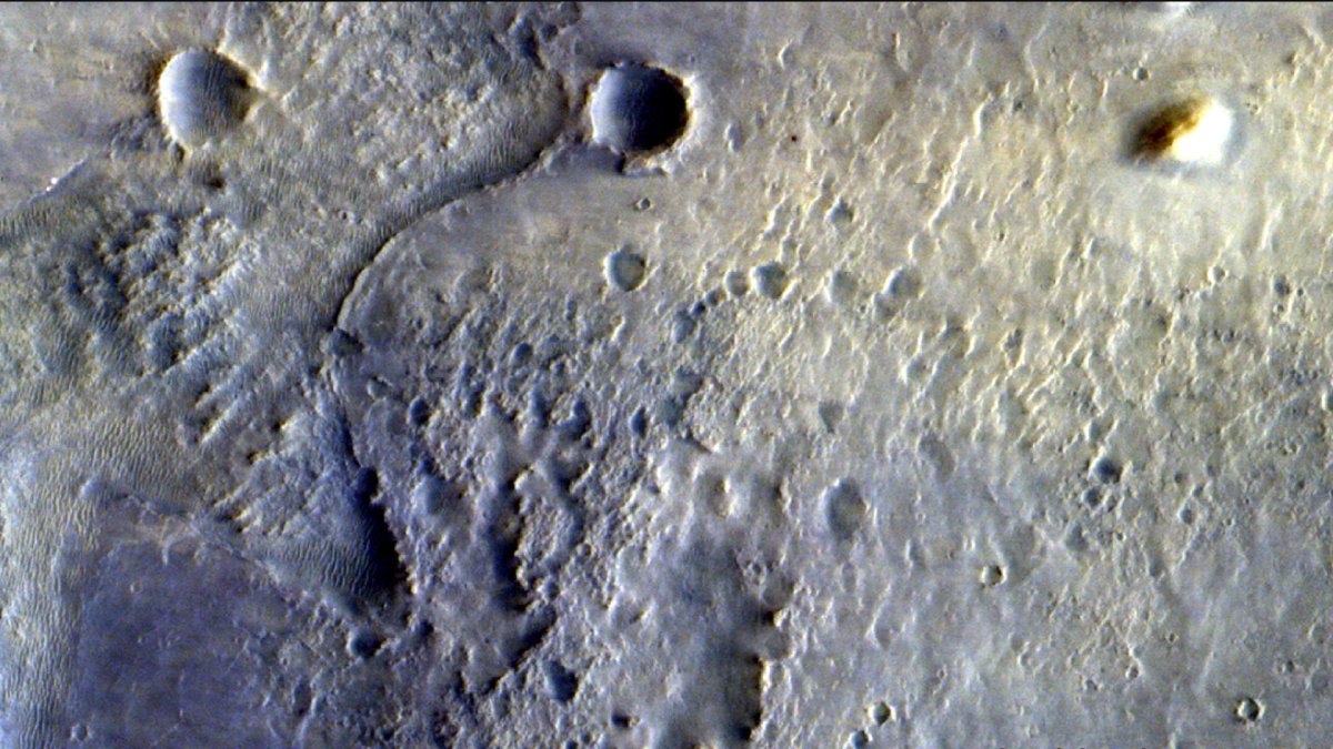 Perseverance est quelque part dans cette image. // Source : ESA/Roscosmos/CaSSIS; acknowledgement P. Grindrod (photo recadrée) Perseverance est quelque part dans cette image. // Source : ESA/Roscosmos/CaSSIS; acknowledgement P. Grindrod (photo recadrée)