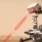 Vue d'artiste de Perseverance utilisant son laser sur Mars. // Source : CNES/VR2Planets, 2021 (image recadrée) Vue d'artiste de Perseverance utilisant son laser sur Mars. // Source : CNES/VR2Planets, 2021 (image recadrée)