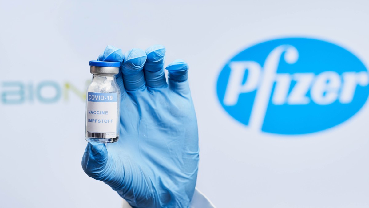 Vaccin de Pfizer contre le coronavirus. // Source : Marco Verch sous Creative Commons 2.0 (photo recadrée) Vaccin de Pfizer contre le coronavirus. // Source : Marco Verch sous Creative Commons 2.0 (photo recadrée)